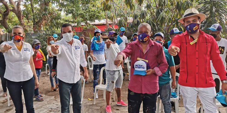 Sector Externo con Gonzalo en Santo Domingo Este  juramenta nuevo equipo