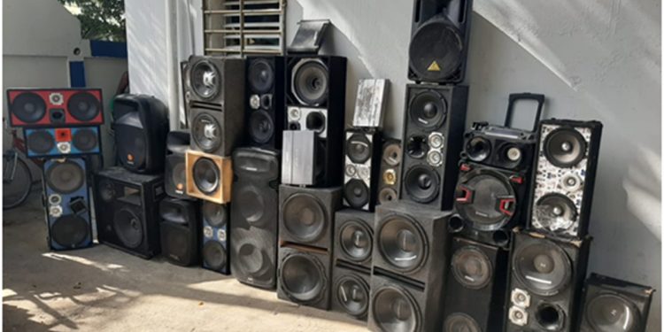 Policía Nacional apresa 84 en Santo Domingo Este por no portar mascarillas