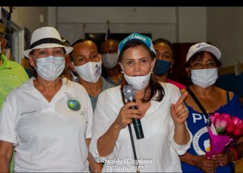 Diputada reelecta Adelys Olivares realiza caravana del triunfo en Puerto Rico