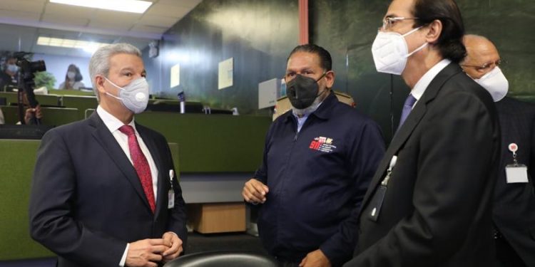 Montalvo y Macarrulla recorren sede del 911