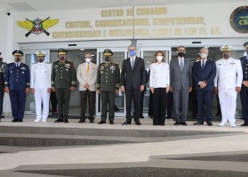 Luis Abinader visita C5I en el Ministerio de Defensa