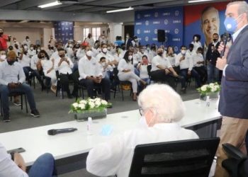 Abinader juramenta nuevas seguidores de su candidatura