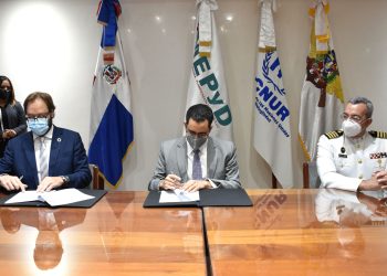 Gobierno Dominicano recibe 25 unidades de alojamiento temporal de la ACNUR
