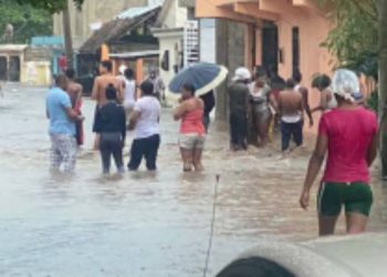 Desbordamientos de ríos dejan aisladas comunidades e inundan cientos de viviendas en Hato Mayor y El Seibo