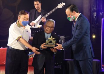 Manzanero, compositor y cantante mexicano.