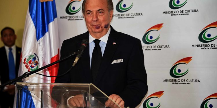 El Ministerio de Cultura pospone operaciones de compras y contrataciones pendientes