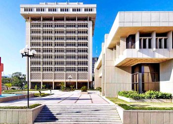 Estudiantes se destacan en competencia ‘Economistas del Futuro’ del Banco Central