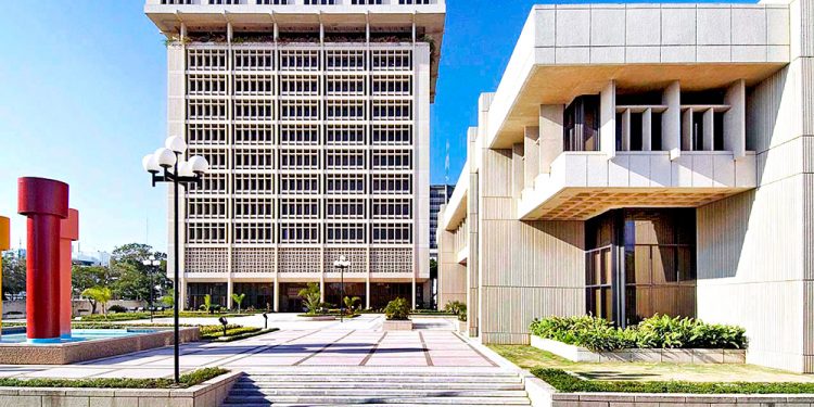 Estudiantes se destacan en competencia ‘Economistas del Futuro’ del Banco Central