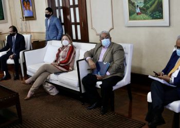 Presidente Medina se reúne comité discute pasos a seguir frente al COVID-19
