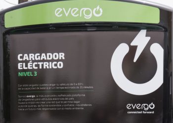 CCN se compromete con la energía limpia y facilita estaciones de carga de vehículos eléctricos para sus clientes