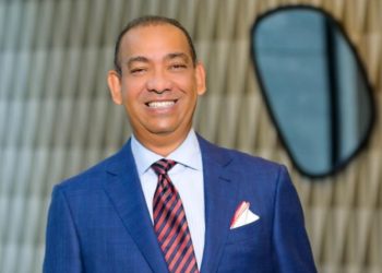 Abinader señala a David Collado para Turismo y Deligne Sensión para el MOPC; eliminará la OISOE