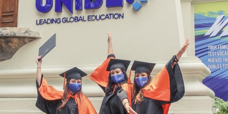 UNIBE titula 546 nuevos profesionales en graduación virtual