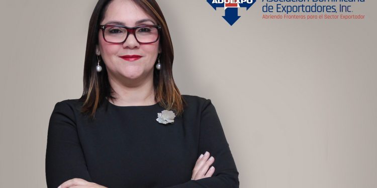 Elizabeth Mena es la nueva presidenta de Adoexpo