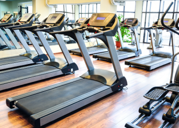 Gimnasios y centros deportivos dicen estar desprotegidos en medio de la pandemia