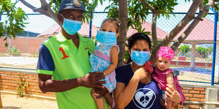 El hambre aumenta en la medida en que los casos de COVID-19  se disparan en América Latina