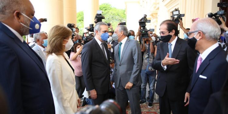 La visita en gráfica del presidente electo Luis Abinader al Palacio Nacional