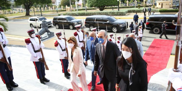 La visita en gráfica del presidente electo Luis Abinader al Palacio Nacional