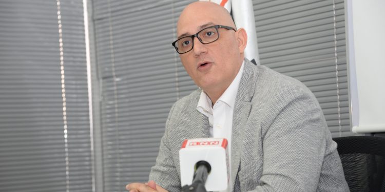 El comercio exterior y la generación de divisas se contraen por el COVID-19