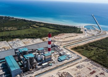 Gobierno inaugura planta termoeléctrica Punta Catalina