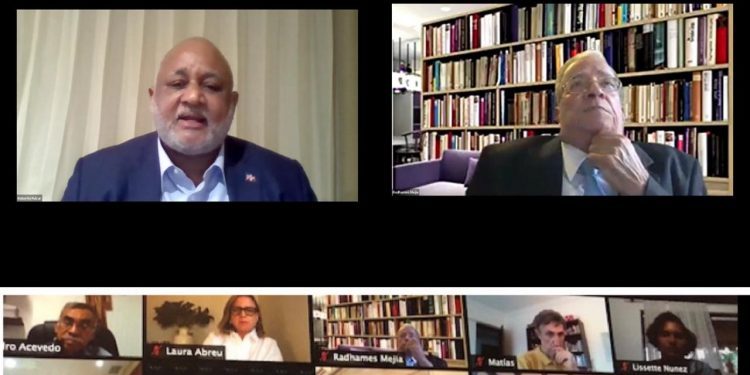 Roberto Fulcar en el IDEC: “La educación es un tema país, que no resuelve un partido”