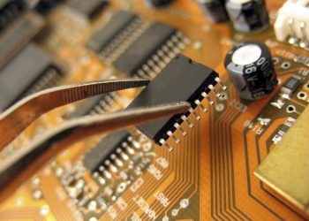 Guerra comercial con EEUU obligará a que China fabrique sus propios semiconductores.