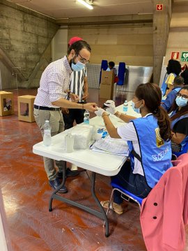 Dominicanos votan en masa en para elegir sus autoridades