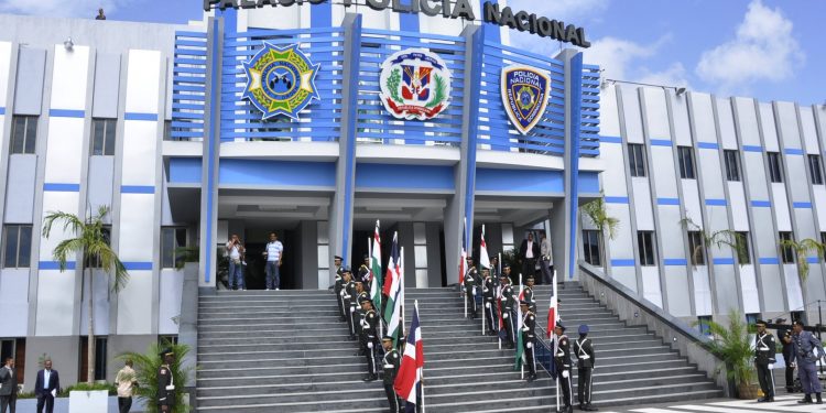 El llamado de la Policía a residentes del DN y de cinco provincias