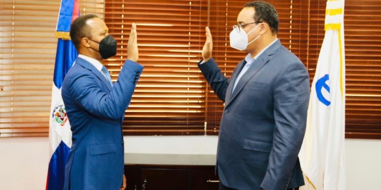 Juramentan a Milton Morrison como nuevo gerente general de Edesur