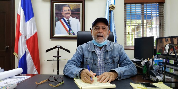 Isaías hizo colapsar sistema eléctrico y agua potable de Boca Chica