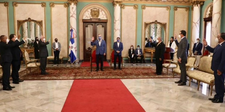 Presidente Abinader juramenta Directorio Bagricola  