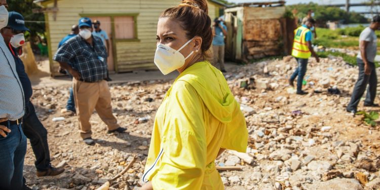 Alcaldesa Carolina Mejía encabeza operativo de limpieza en La Ciénaga