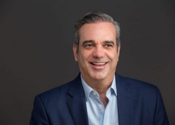 Luis Abinader incluirá 2 millones de dominicanos al Seguro Familiar de Salud