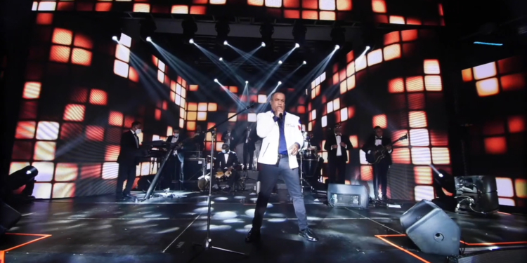 Héctor Acosta atestó las redes con "El Torito Mundial"