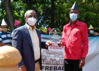 Cenadarte reconoce artesano por liderazgo comunitario