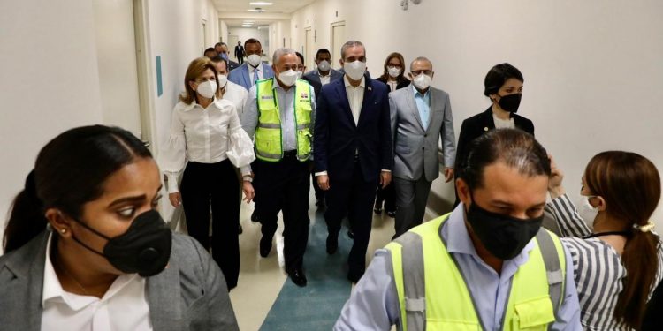 Abinader visita Ciudad Sanitaria Dr. Luis Eduardo Aybar.
