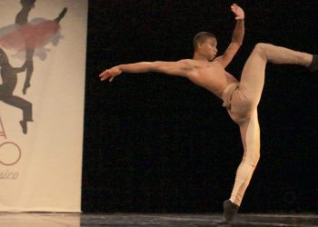 Prestigiosa compañía de ballet de Londres contrata joven bailarín egresado de Endanza