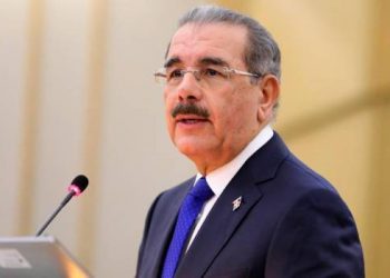 Doce horas de trabajo de Danilo Medina