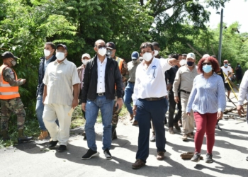 Ministro de Obras Públicas visita zona sur del país