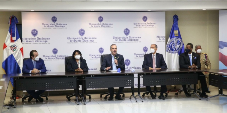 Abinader destina 234.5 millones de pesos para apoyar la UASD