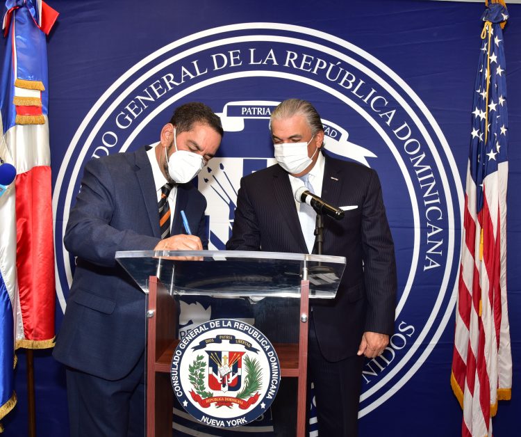Eligio Jáquez toma posesión como cónsul general de RD en NY