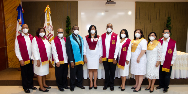 UNEV inviste 524 nuevos profesionales en su Quincuagésima Sexta graduación Ordinaria