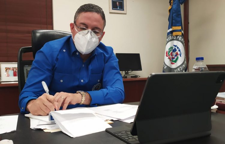 Suspenden entrada y salida de buques de puertos dominicanos