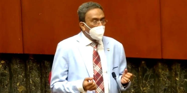 Senador SPM sugiere mantener pruebas a viajeros