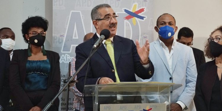 APD sugiere ingreso exceda de US$1,300 por onza del oro pase al Estado dominicano