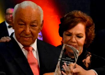 Embajador José Antonio Rodríguez expresa pesar tras partida de Papa Molina