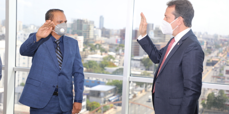 Bisonó juramenta viceministro para las Mipymes