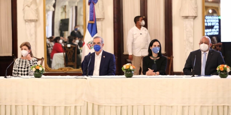 Fulcar: año escolar será virtual, por radio y TV