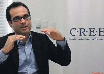 Economista ve al nuevo gobierno forzado a una reforma fiscal