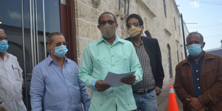 El CNLCC invita Abinader a visitar montañas de cenizas tóxicas de Punta Catalina
