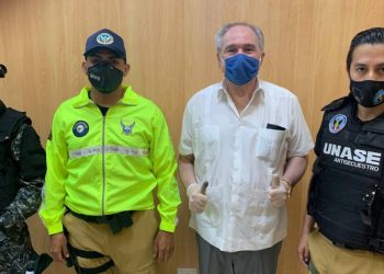 Juez ordena en Ecuador arresto domiciliario de ex presidente Bucaram